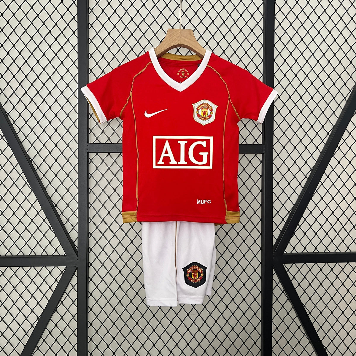 Kids Kit Manchester United home 06/07 retro