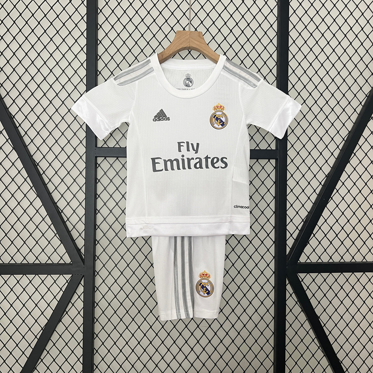 Kids Kit Real Madrid home 15/16 retro